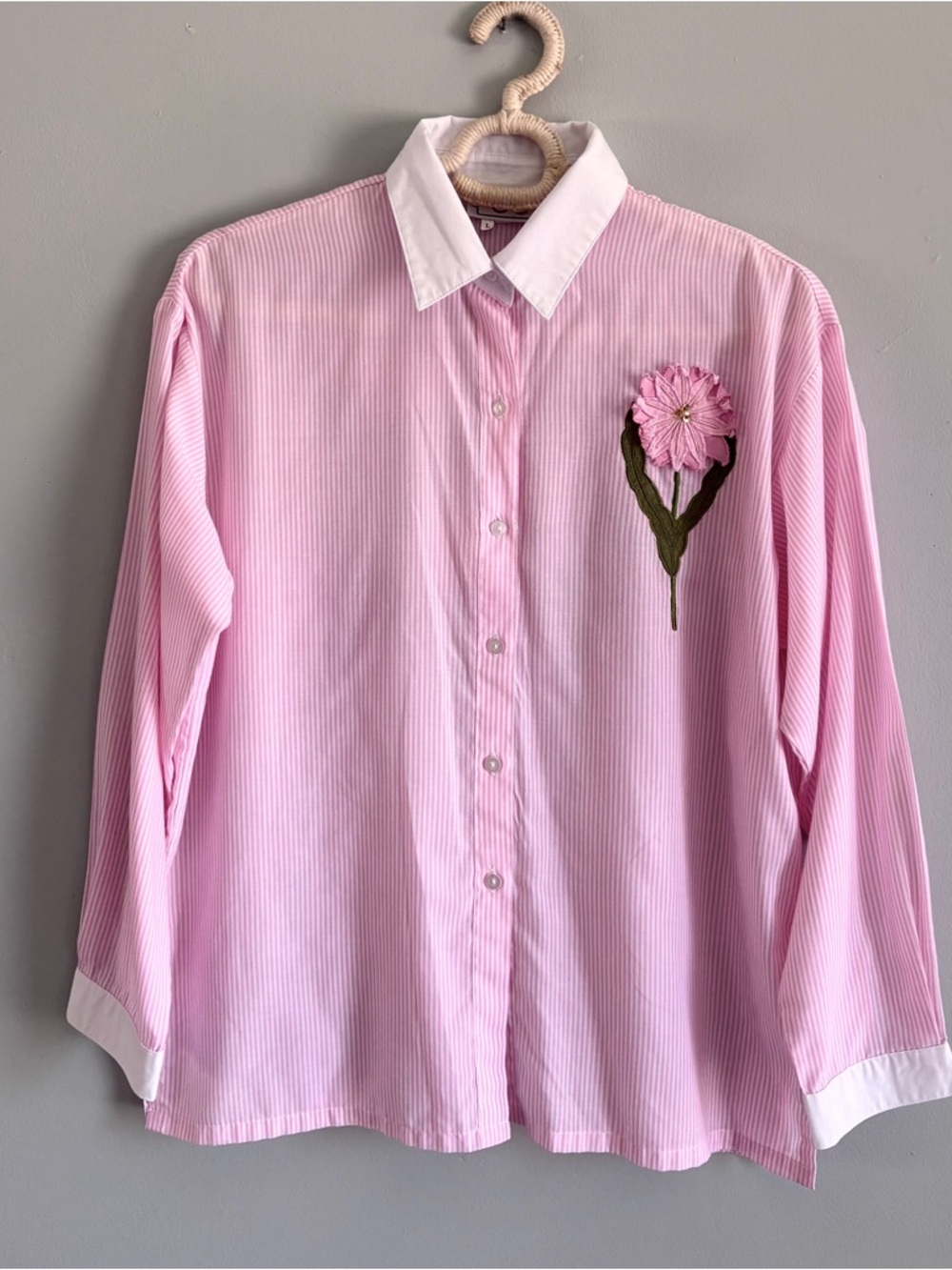 Women’s Pink Button-Up Shirt with Floral Appliqué